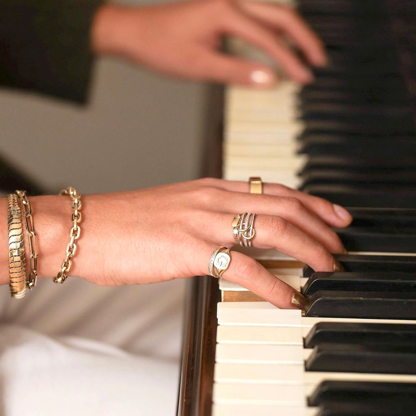 14K Gold Graduated Cobra Chain Bracelet