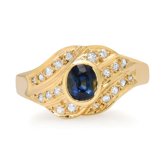 The Pavé Diamond & Sapphire Solitaire Twist Ring