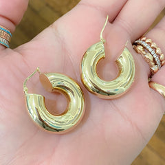 14K Gold 10mm Thick Tube Hoop Earrings, 1 Inch Diameter